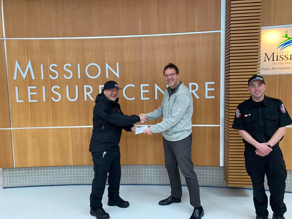 MFRSCharity's tweet photo. We swung by the Leisure Centre and dropped off a cheque for $5000 for Kidsport Mission.@KidSportBC offers grants, locally, to help kids facing financial challenge get the gear they need to play team sports. This donation was made possible by funds raised within our community! https://t.co/Vi5rhDhfTk
