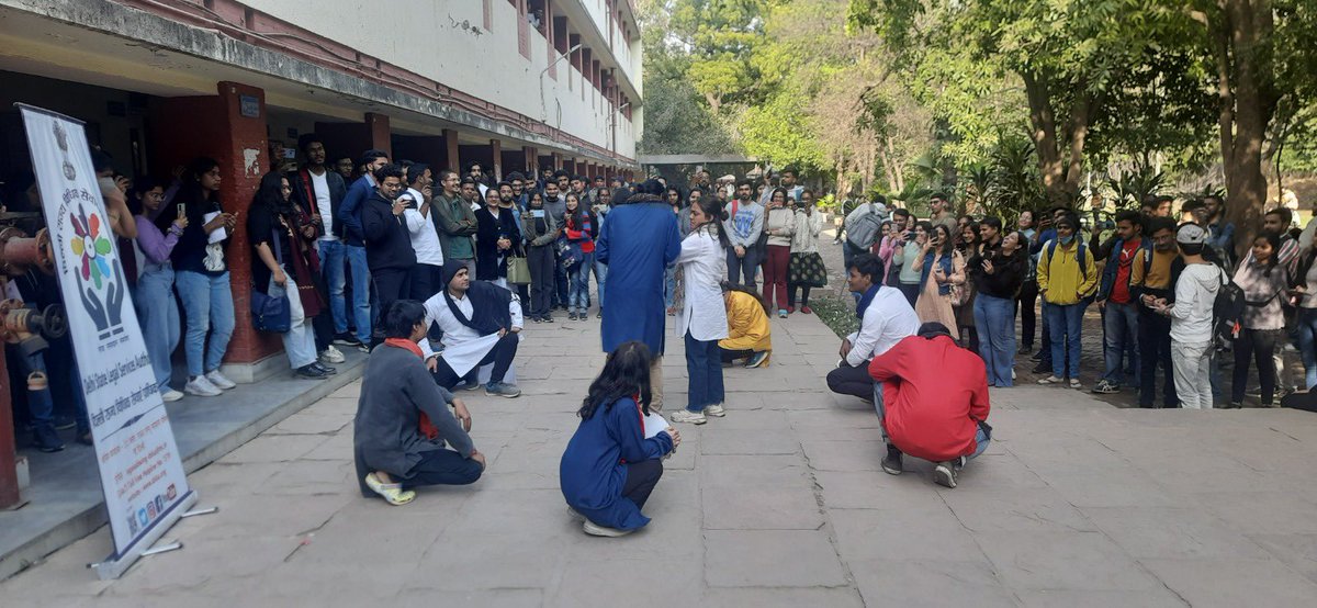 LAS_CLC's tweet photo. The Legal Aid Society, Campus Law Centre under the aegis of Central District Legal Services Authority (CDSLA) organised Legal awareness session on the Laws Relating to Acid Attack on 10th February 2023. https://t.co/QocASDAkbc