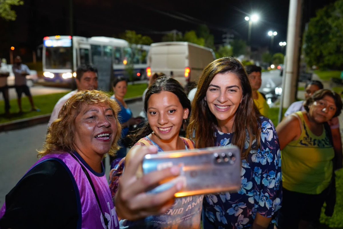 MuniSaltaok's tweet photo. 🙌💡 ¡Más de 48 puntos de luz iluminan mejor dos avenidas de barrio Santa Ana I! 

📍Av Perú y Lisandro Latorre, son de las arterias principales del barrio, ahora están iluminadas con tecnología LED para que los vecinos y vecinas transiten más seguros. https://t.co/DlJQKOA60e