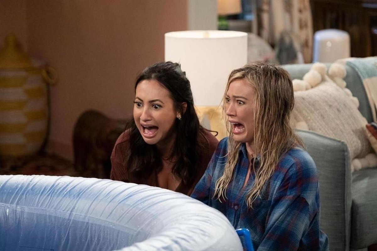 birthpoolinabox's tweet photo. Love seeing @hilaryduff and @meghantrainor using our birth pool in the TV show ‘How I Met Your Father’.
#himyf #birthpool #birthpoolinabox #howimetyourfather #waterbirth https://t.co/pXV4buOlfz