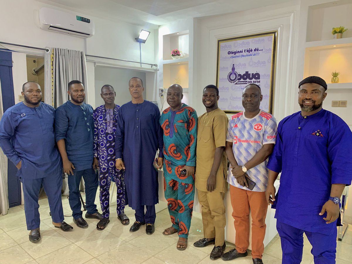 Oodua999FM's tweet photo. Today on ORO SUNUKUN with HON MICKY KAZZIM @kazzimmicky
(APM CANDIDATE ABEOKUTA SOUTH FEDERAL CONSTITUENCY).
Cc: @officialartunbi @emmanuel_oke
#oodua999fm #oodua999fmabeokuta #prideofthewest #orosunukun https://t.co/jUxV3SMy5k