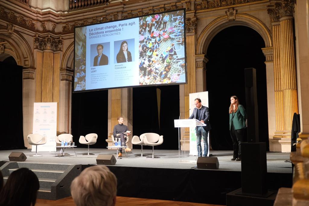 À Paris, la sobriété énergétique est le défi n°1. La rénovation énergétique est le chantier du siècle : avec 600 millions d’€ investis, 60 000 logements sociaux ont déjà été rénovés.

Et nous avons triplé les moyens alloués à accompagner la rénovation énergétique des copros.