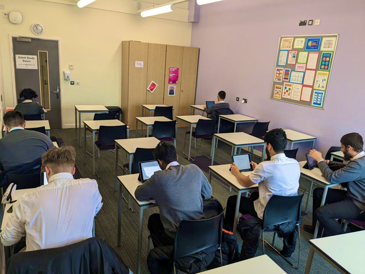 stcyres6th's tweet image. Can’t wait to welcome prospective @stcyres6th students to our Options Evening on Thursday 16th February. Make sure you come and check out our fantastic 6th Form study facilities. #stcyreschat #Classof2025 #studyspaces #positivechoice #seeyousoon