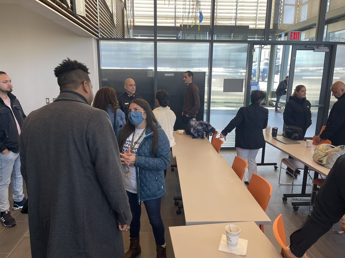 EnriquePepen's tweet photo. A thank you to all the residents that came out to the #EastBoston Coffee Hour! Thank you A7 for hosting us. Great conversations about youth programs, small business support, and building partnership between the City and Community groups 🙏🏼 Until next Friday. #ONSFieldFriday https://t.co/xadqout7zg