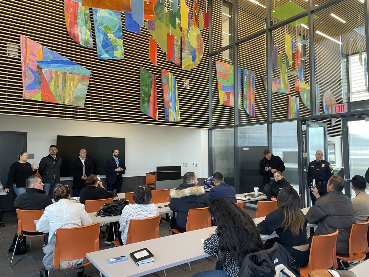 EnriquePepen's tweet photo. A thank you to all the residents that came out to the #EastBoston Coffee Hour! Thank you A7 for hosting us. Great conversations about youth programs, small business support, and building partnership between the City and Community groups 🙏🏼 Until next Friday. #ONSFieldFriday https://t.co/xadqout7zg