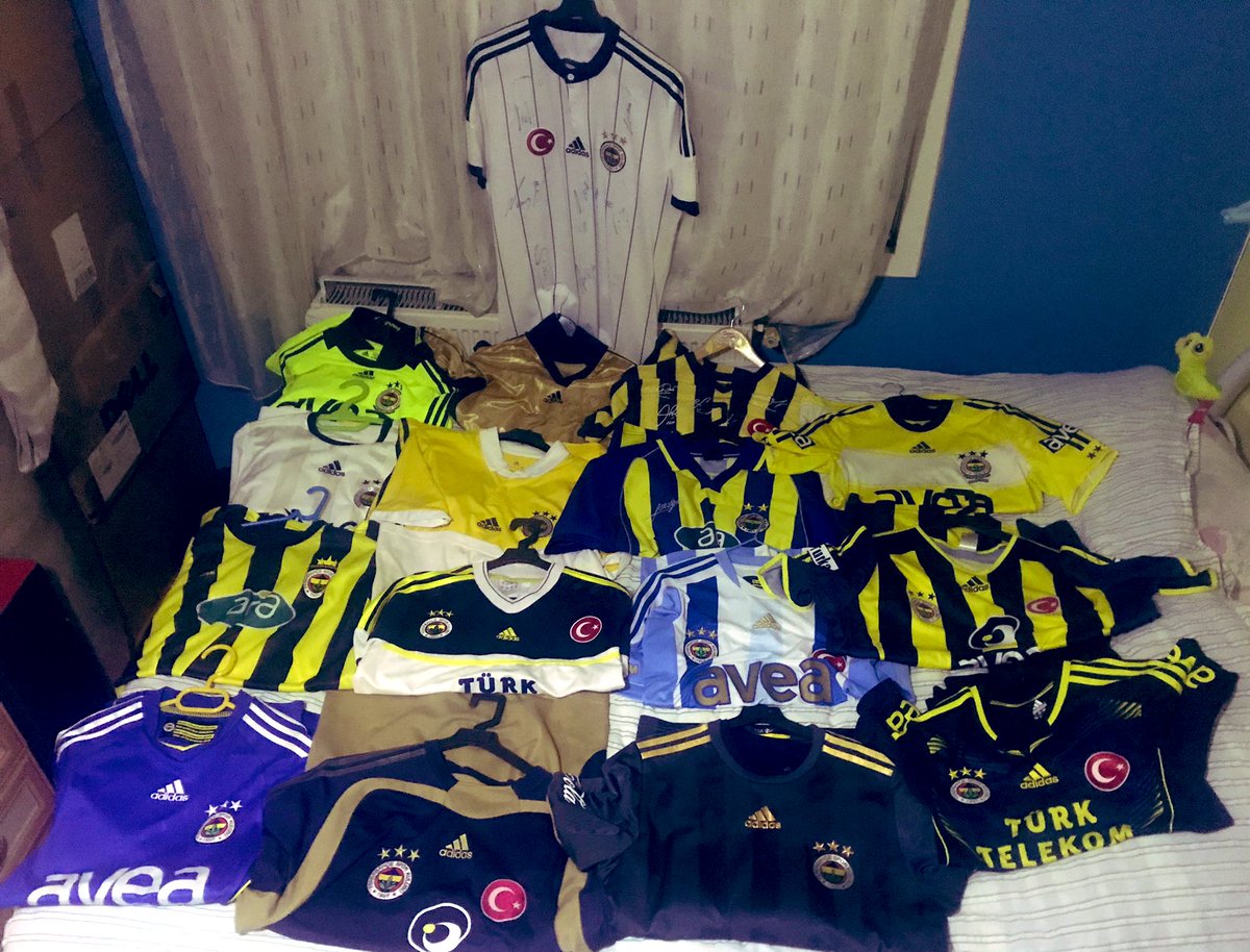 Mateja_Kezman9's tweet photo. Pazar saat 00:00’a kadar en yüksek teklif verene elimde bulunan bu 16 adet Fenerbahçe formalarının hepsini vereceğim. Gelirini @ahbap hesabına göndereceğim. Dekontunu buradan paylaşacağım. Lütfen RT  #ahbab #depremzadeler https://t.co/XMfLiDdRSn