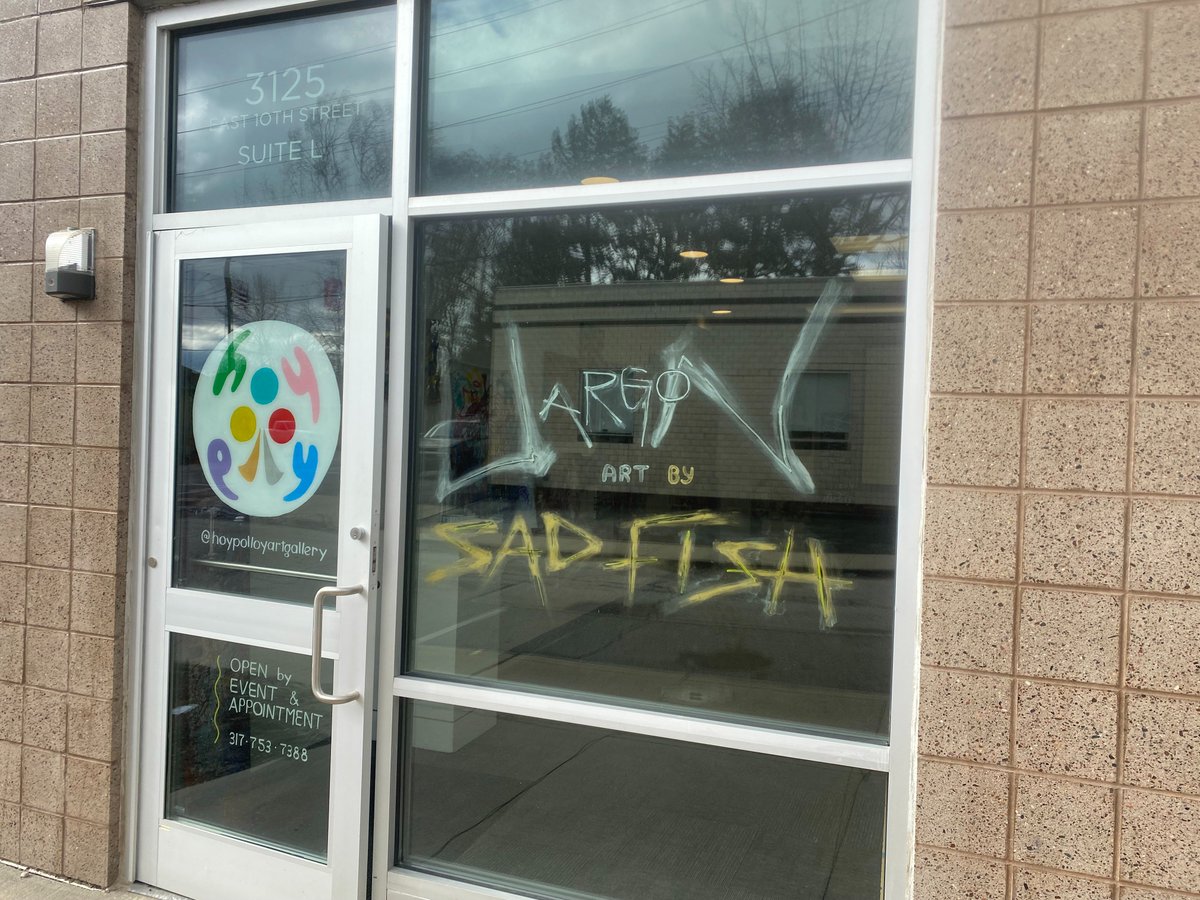 #BlackBusinessSpotlight: Hoy Polloy located at 3125 E. 10th St. is a space for up-and-coming artists and established artists alike. It was founded in 2018 by contemporary fine artist Justin Brown. This month's show is "Jargon" by Sad Fish - stop by and see it! #blackhistorymonth