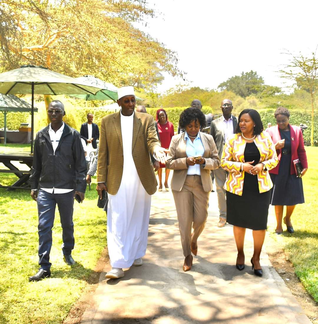 JLomenen's tweet photo. We engaged the CS for EA Community,ASAL and RD @rebecca_miano ,PS Ministry of Foreign Affairs Ms. @roselinenjogu, PS SD for MSMEs, Ms Susan Mangeni, Chairperson,Youth Fund Ms Fatma Barayan,CEO Uwezo Fund Mr.Peter Lengapiani,Women Enterprise Fund (WEF) Chairperson Dr.Jane Langat . https://t.co/VNlY3NKnLe