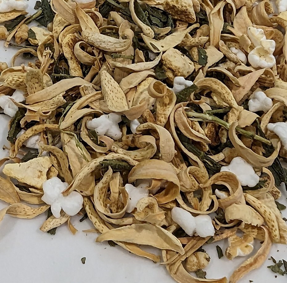 ThesaurusTea's tweet photo. Our first new collection of the year is a Darkish Crystal! A healthy dose of childhood nostalgia went into this set. This is my love letter to Jim Henson and Brian Froud, and I think I did right by them, with dynamic and rich flavors, as we drink our way through the world of Thra https://t.co/BZbjtRMetS