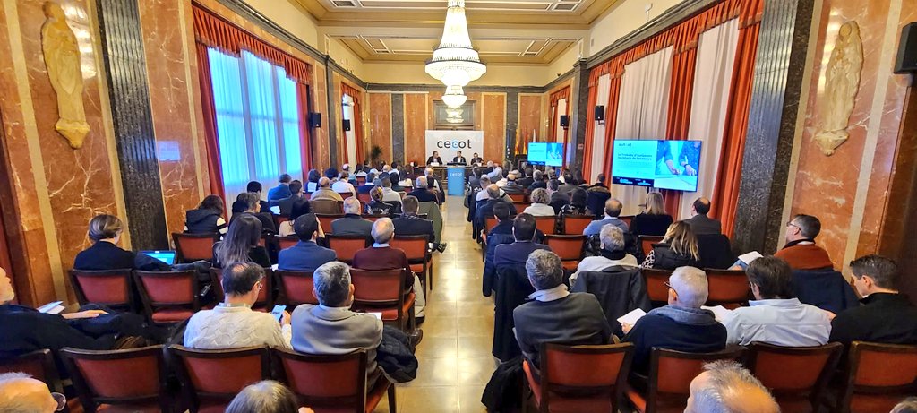 CanalTerrassa's tweet photo. L'expert en #economia conductual Diego Valero participa a la trobada d’#AutònomsSocietaris de Catalunya a la @PatronalCecot

▶️ https://t.co/F8XogGMW11 #Terrassa #Autcat https://t.co/wJsC6bzeLP