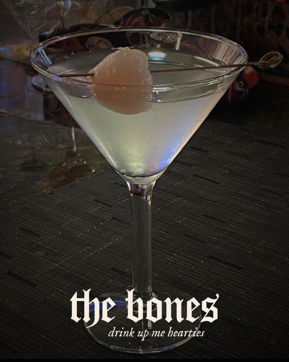 GambisReno's tweet photo. Drink up me hearties.. it’s Friday! 😉

#gambisreno #somersettreno #renotahoe #drinkstagram #cocktails #martini #gin #vodka #lychee #drinks https://t.co/DF5UiliLsA