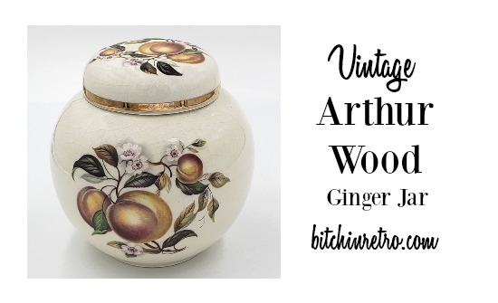 Collectible #ArthurWood ginger jar with delicate #peach blossoms which nestle alongside juicy #peaches in an amazing saturated color palette. So cute for cotton ball storage in your #vintage inspired bathroom.

#homedecor #georgia #home #bitchinretro #wow

bitchinretro.com/products/arthu…