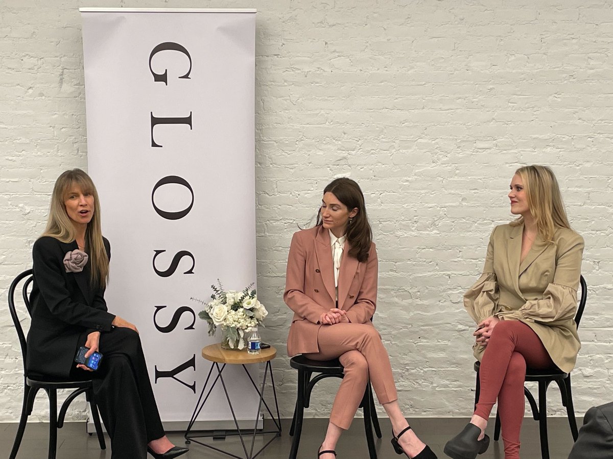 About last night 🔥 Glossy editors @JillManoff and @EmmaSandler were joined by @aloyoga vp of marketing @AngelicVendette and Glossy+ members to kick off #NYFW!