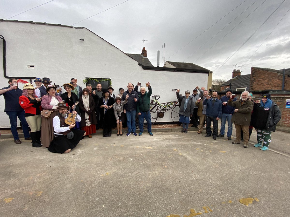 Lincoln_BIG's tweet photo. Take a look at the new bike stands at the Joiners Arms Pub, by the talented artist @kennyRoach4!

Swing by the pub at 8pm to hear the Ministry of Uke play in their finest steampunk attire 🎶

This project is part of our #LincolnCreates funding. https://t.co/hWakCtHT0T