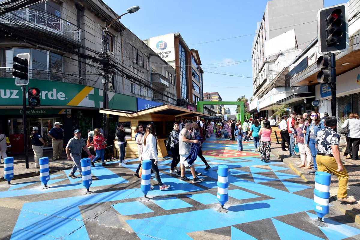 ¡Inauguración Paseo Bulnes!

Hoy la capital regional dio un gran paso para convertirse en una ciudad moderna que valora su “identidad cultural” mirando con tradición y desarrollo el futuro de Temuco.

¡Somos Temuco, Municipio ciudadano!