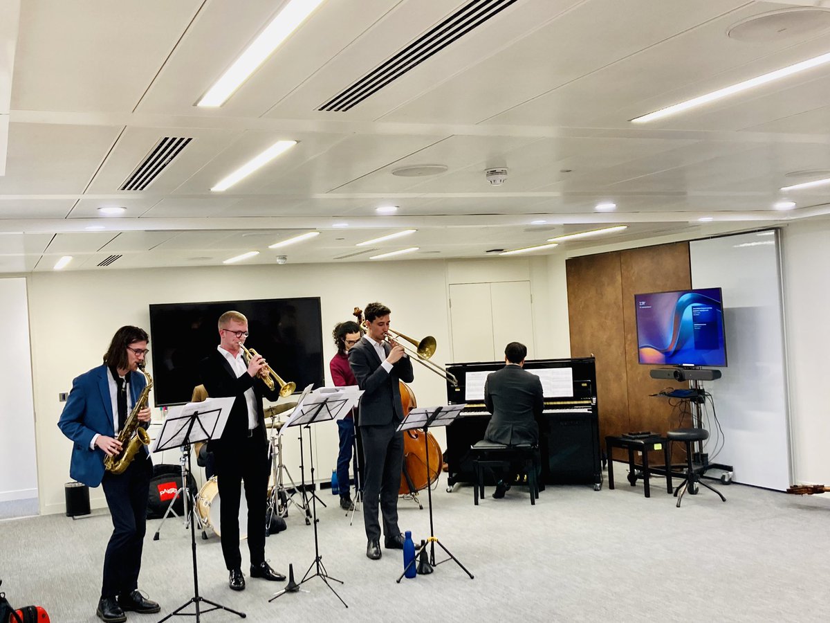 jameswelburnUK's tweet photo. Brilliant end to the 2022/23 @ABRSM composer mentoring programme, with #music from @NYJOuk @amitvanand @Benlunn @FloriMaunders @mbetteridge @NatalieBleicher https://t.co/llWydWn5Ew