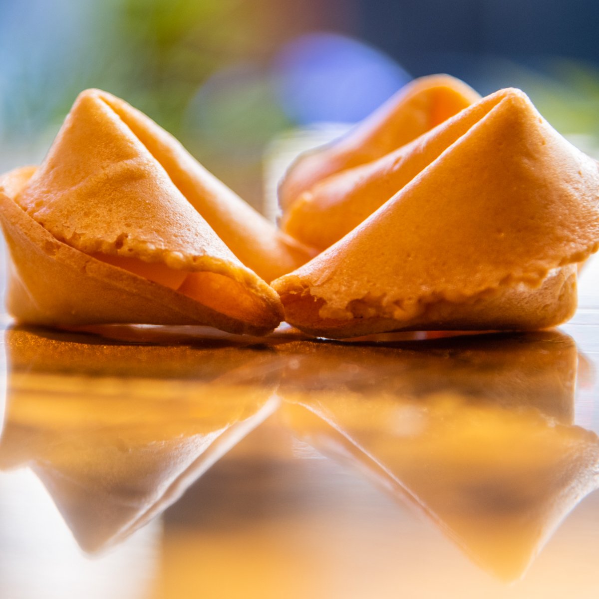 GoldenWok_II's tweet photo. Roses are red, violets are blue, and we've got a couple fortune cookies waiting just for you! #GoldenWok #GoldenWok2ChineseRestaruant #CatoneseCuisine #MandarinCuisine #ChineseFood https://t.co/zlUkEH4jw6
