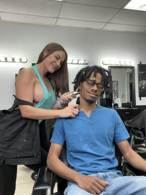 Horny hair stylist  🫦https://t.co/MEPr36bMFc is free to sub!     @CamSodaLive @CamSodaGirls @RealRKofficial<a href="/tag/live"class="tags"><span>#live</span></a>