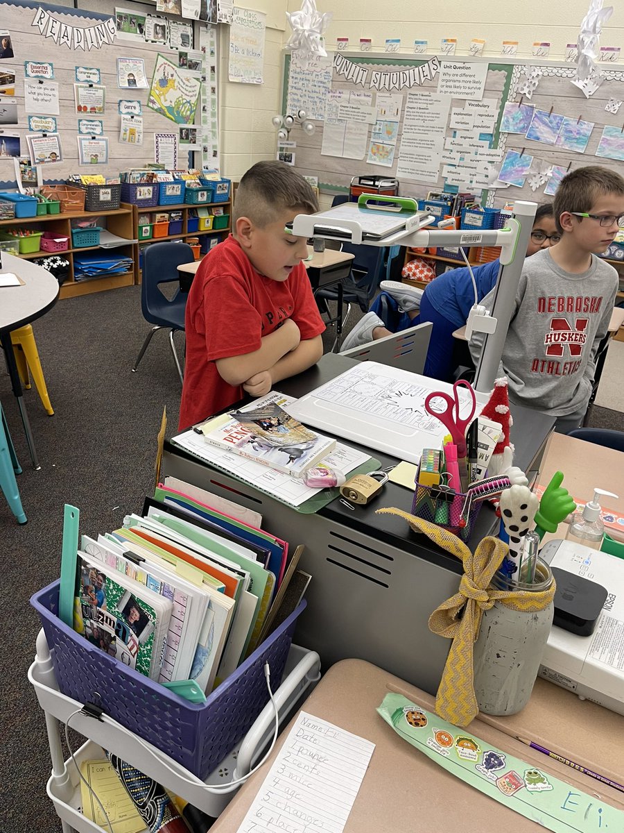 Sulzman3rdGrade's tweet image. This weeks #StudentSpotlight @sandoztigers telling us all about himself 🐯 #ClassroomCommunity