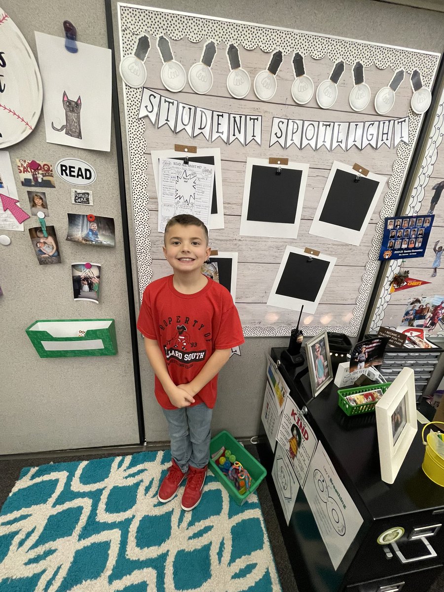 Sulzman3rdGrade's tweet image. This weeks #StudentSpotlight @sandoztigers telling us all about himself 🐯 #ClassroomCommunity