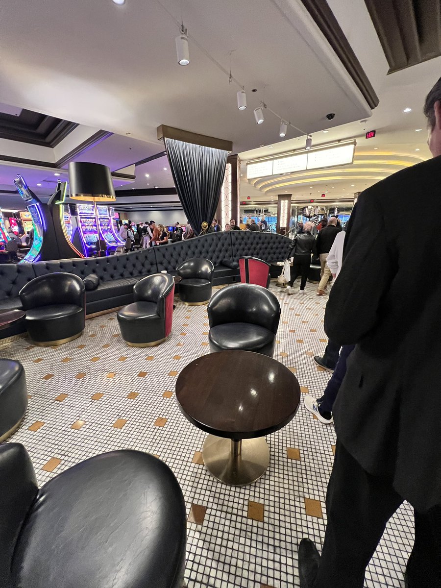 mEVpoker's tweet photo. Live look at the line for the @WSOP HorseShoe circuit series event #1.
Weโre so far back weโre literally in the bar area near hotel registration, and the line is growing. https://t.co/OLWHBktyf1