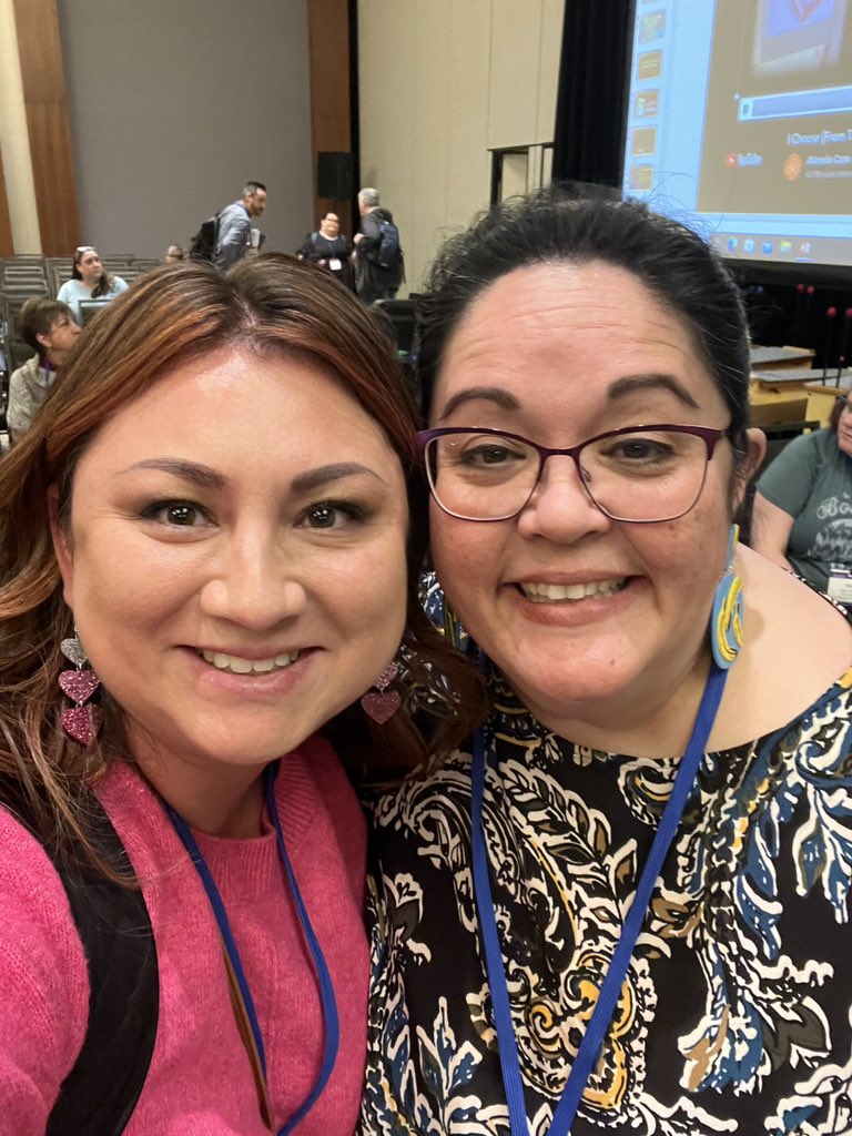 MusicTeacherAV's tweet photo. Getting to meet your music teacher heroes is the best! Love your session @DocStrong26 #tmea #tmea2023 https://t.co/CPL2cNxnDf