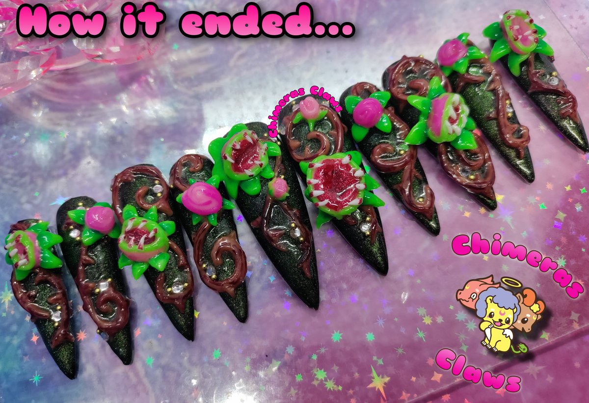 ✨💚🌹❤️🌹💚✨
This is the most sculpting I've done on a set before. I spent a week on the set and couldn't wait to see the end results. 
#venusflytrap #venusflytraps #poisonivy #poisonivycosplay #sculptednails #nailcharms #3dsculpting #greennails #carnivorous #uniquenails