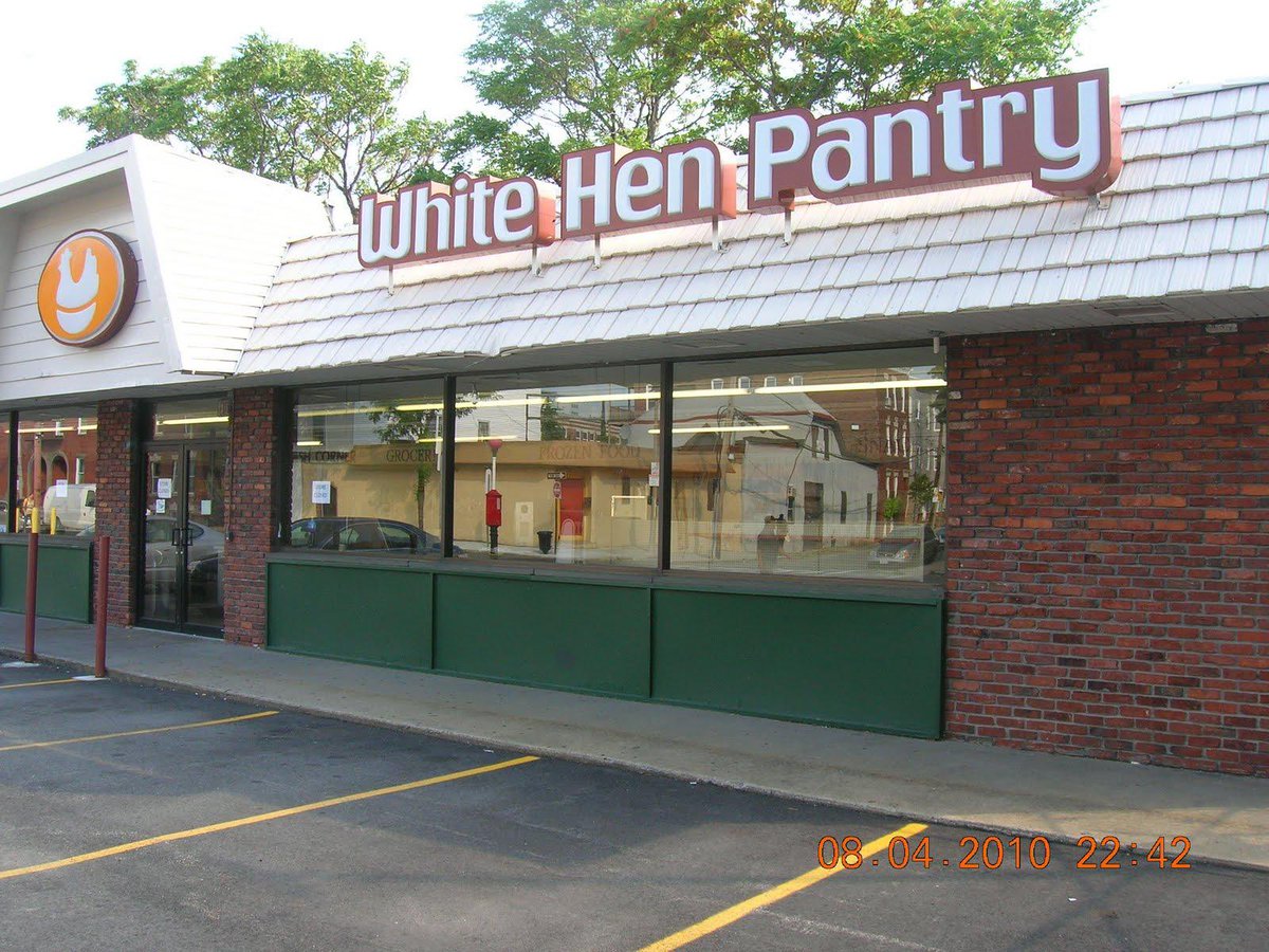 Mike_PiFF03's tweet photo. Raise your hand if you would also be very happy to see White Hen Pantry return ✋ https://t.co/edmUYgr4l5