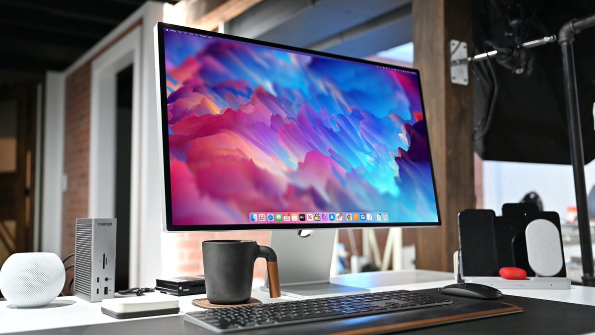 appleinsider's tweet image. Previous rumors pointed to a spring 2023 update for the Studio Display with mini LED since the original&apos;s launch -- but a reliable leaker says that isn&apos;t going to happen.

#Apple #StudioDisplay appleinsider.com/articles/23/02…