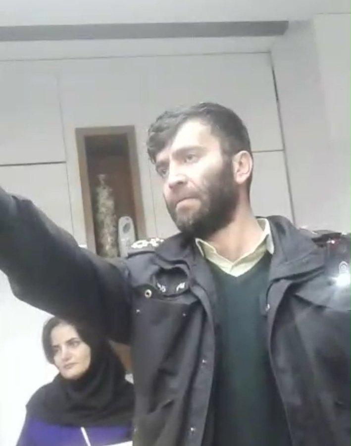 hadimehrane1's tweet photo. بچه‌ها باشرفا این شکلی هستن .... 

کل هیکلشون دل و جیگره و می‌ارزه به هزار تا از مسئولین بی وطن‌ ج.ا
 
سروان #بهنام_زارعی https://t.co/CcicbjCAgB