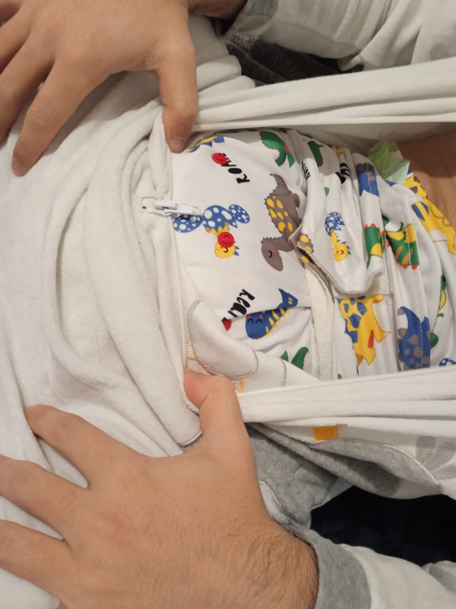 BouhWolfABDL's tweet photo. Couche du weekend pour mon bébé @benoitABDL  couche 2 insert et une sur couche ! 🥰 Je lui ai mis aussi sa grenouillère pour pas avoir froid 😋 https://t.co/I2bfwneX2d
