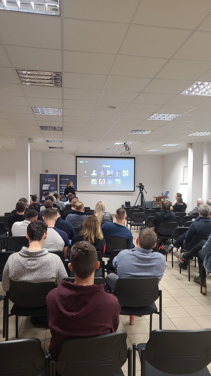 Hodler_NFT_'s tweet photo. Listening to @crypto_dziki  In #Bialystok on #kryptostok 39 with @ehtsoahc @tomkowalczyk @PawelSynapse @Mikey_Satoshi @chory_passtor @SebRo01 @matysiuk_d  @KryptoKoks_ 💪💪💪 https://t.co/DXCsQEkl6Q