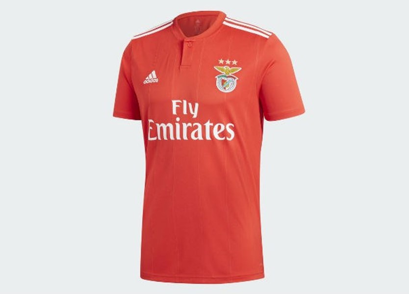 goncalo_diass17's tweet photo. Qual jogador esta camisola vos lembra? https://t.co/n5JSmEMOaQ