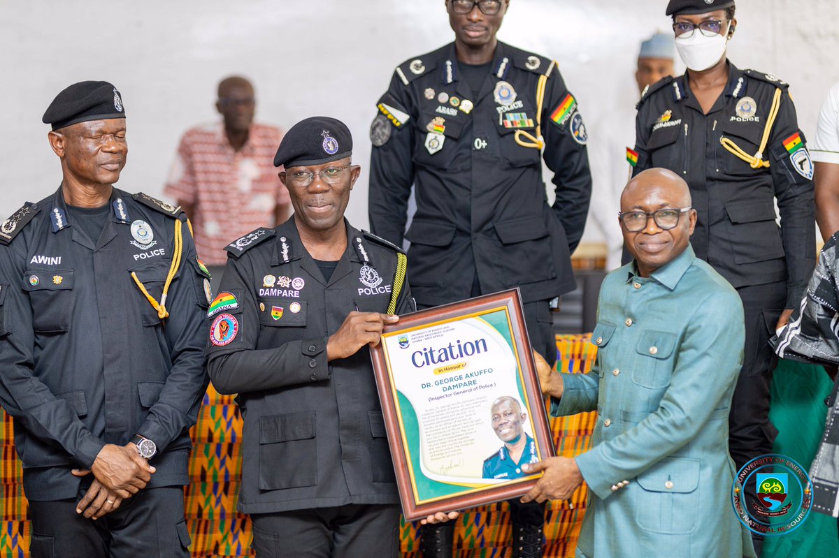 uenrofficial's tweet photo. The Inspector General of Police (IGP), Dr. George Akuffo Dampare  paid a visit to the University of Energy and Natural Resources today, Friday January 10, 2023.
#frema #FIFA #GalaxyS23Series #HarunaIddrisu #uenr #uenrishome https://t.co/BGvGGrydUe