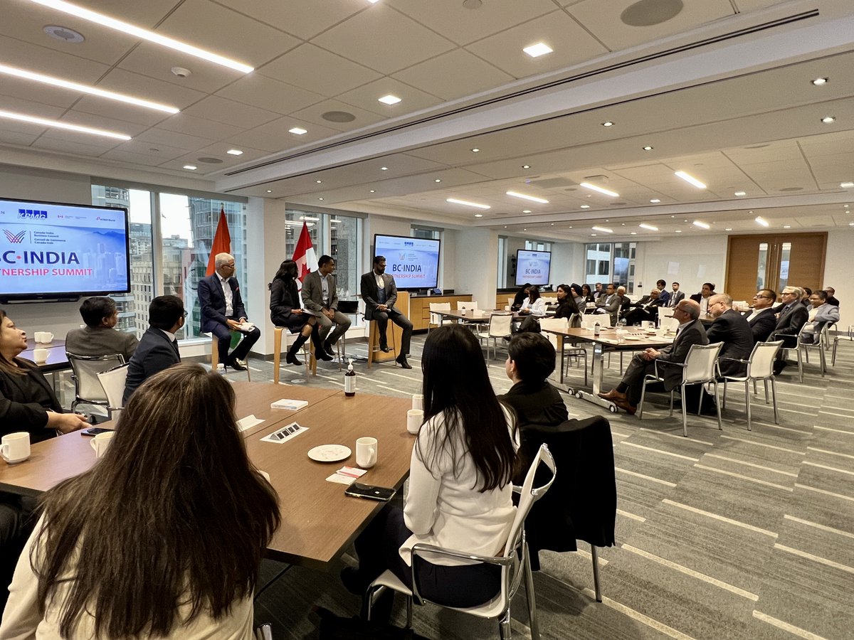 CanadaIndiaBiz's tweet image. The BC-India Partnership Summit took place in-person for the first time in 3 years. Leaders from business &amp;amp; gov't came together to explore opportunities for collaboration &amp;amp; innovation between Canada &amp;amp; India. Thank you to @KPMG, @AirCanada, @GAC_Corporate, @Fasken, @ICICIBank