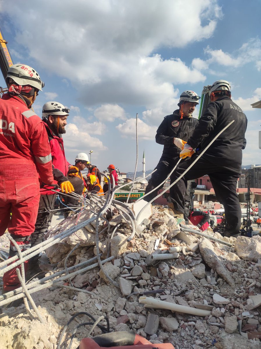 İsmetButurak (@ismetbuturak) on Twitter photo Herkes sahadayız diyor ama gerçekten sahada olan çok az Başkan gördüm . 
<a href="/ANDAokantosun/">Okan Tosun</a> Herkes sahadayız diyor ama gerçekten sahada olan çok az Başkan gördüm . 
<a href="/ANDAokantosun/">Okan Tosun</a>