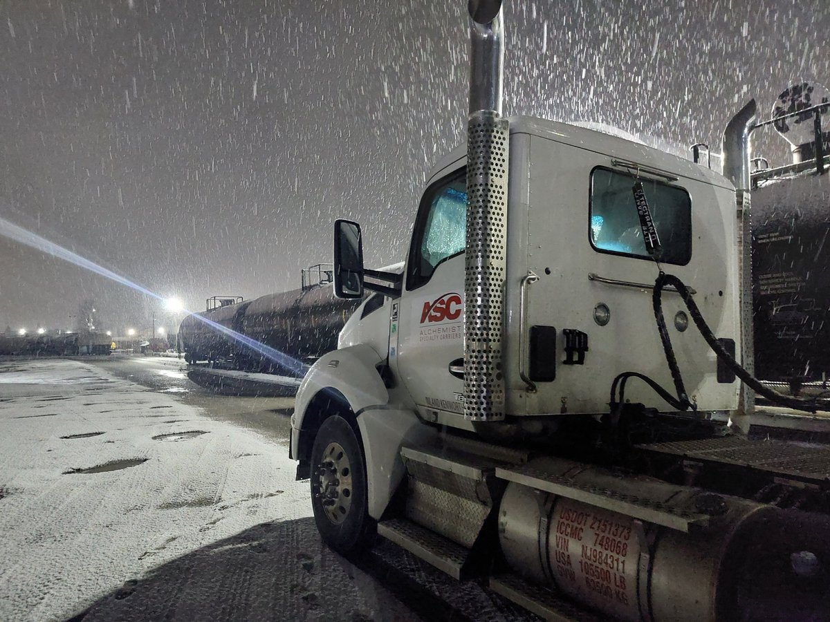 IncAlchemist's tweet photo. There is always a light at the end of the tunnel.... Just keep driving!! #alchemist #tanker #trucking #PhotoOfTheWeek https://t.co/pl7SujTuCu