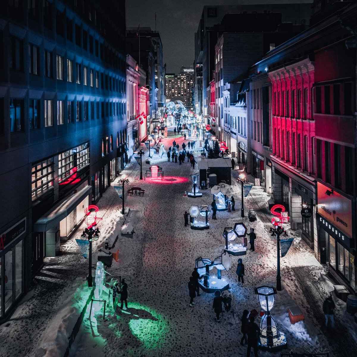 Ottawa_Tourism's tweet photo. One of the MUST-SEE sites during Winterlude 😍 

Tag someone you'd like to check @SparksStreet out with this weekend!👇 ⁣
⁣⁣
📷 :⁣
pixelspointe⁣⁣/IG
chasep_photos⁣⁣/IG
maarrtinnnn⁣⁣/IG
⁣⁣
#MyOttawa #Winterlude #WinterludeEvents #ExploreCanada https://t.co/105VYE3SNf