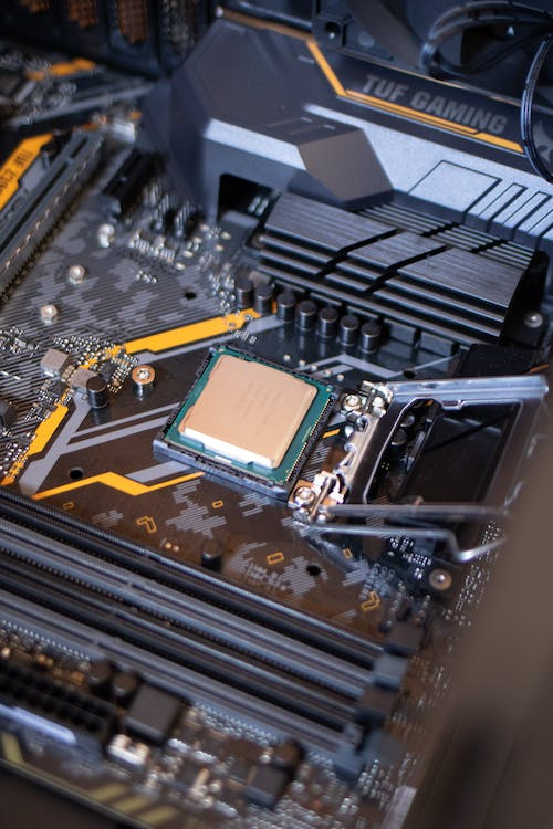 WeekiTechi's tweet image. Looking to upgrade your #WindowsComputer? What features should you consider before making a purchase? #TechSavvy