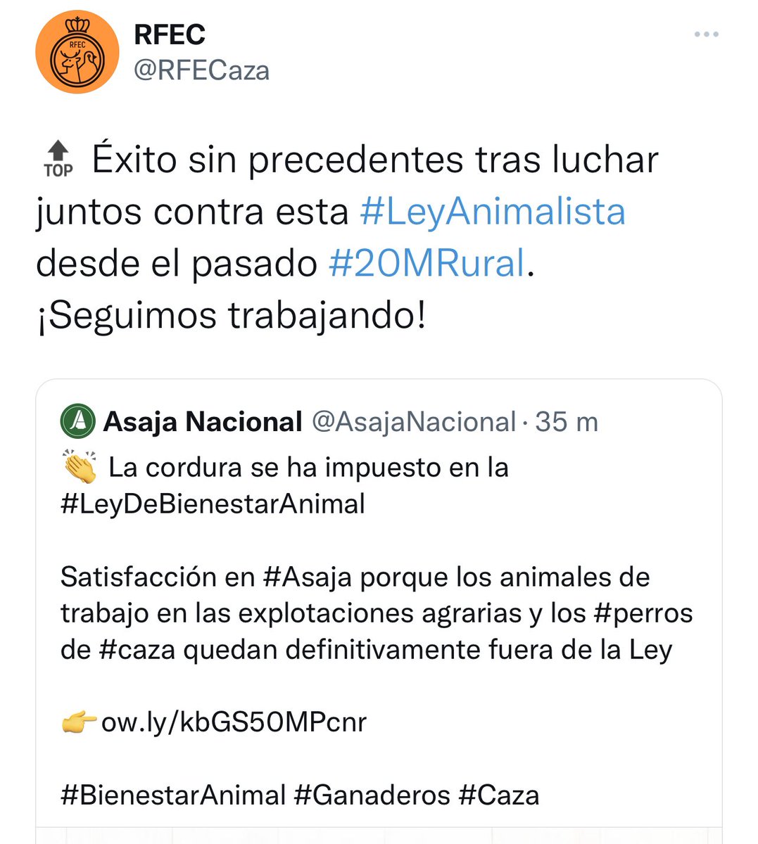 AmandaRomero_G's tweet photo. Protectoras angustiadas, abogadas animalistas alarmadas, gestoras de colonias intranquilas, las familias con PPP confundidas…Y sensación de tomadura de pelo generalizada. 

¿Sabéis los que sí están encantados con la nueva Ley de Bienestar Animal? 

Estos. 

#MismosPerrosMismaLey https://t.co/dVKGpgkcdN
