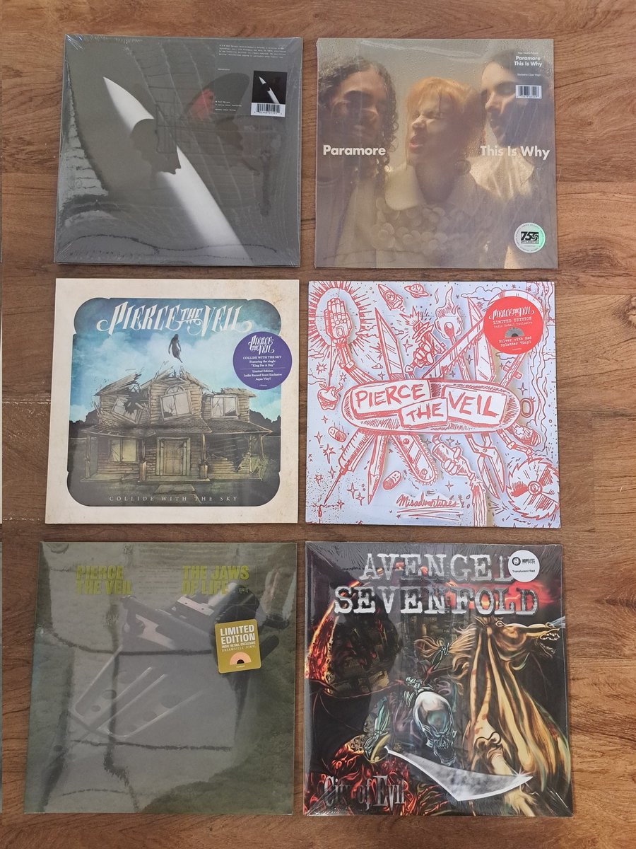 TupeloRecords's tweet photo. Come grab yourself a new
 Vinyl or Cd! https://t.co/zKlz2ePtnL