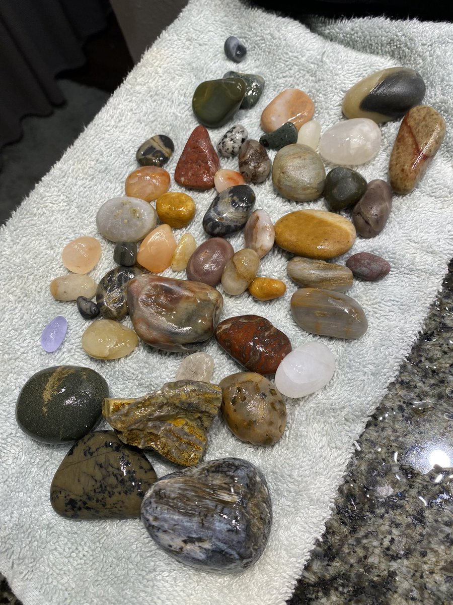 JessicaGlaves's tweet photo. How many rocks is too many? ๐ค๐ชจ I hear my @stacculents screaming at me to stay away from that excessive water ๐คฎ๐
#Beaconbeach #rocksrock #hydrophobicbuddy https://t.co/IttVqsPUXP