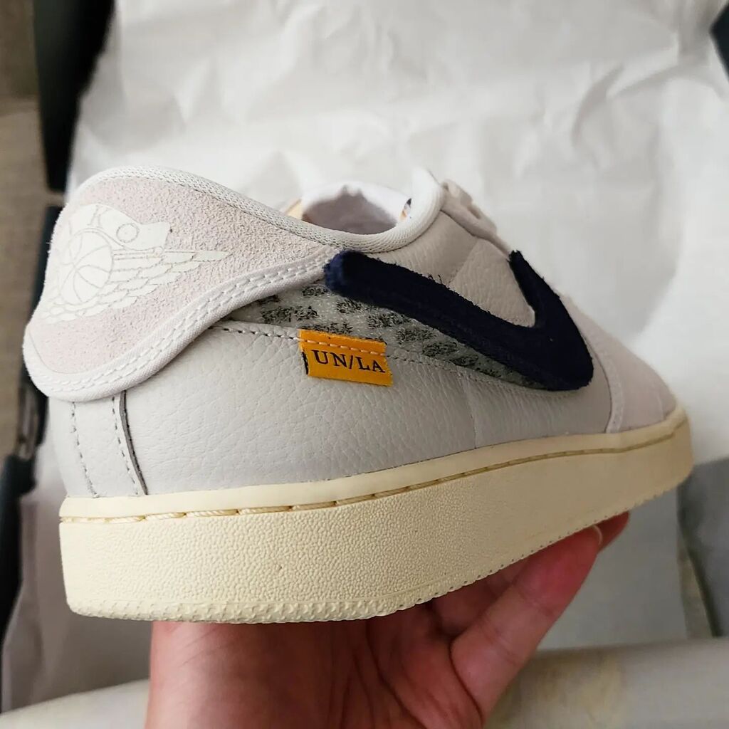 helloedchen's tweet photo. That removable swoosh is fidget level to play with lol #unionla #ajko https://t.co/Nm3zC6R0He https://t.co/z7mGH1RGDE