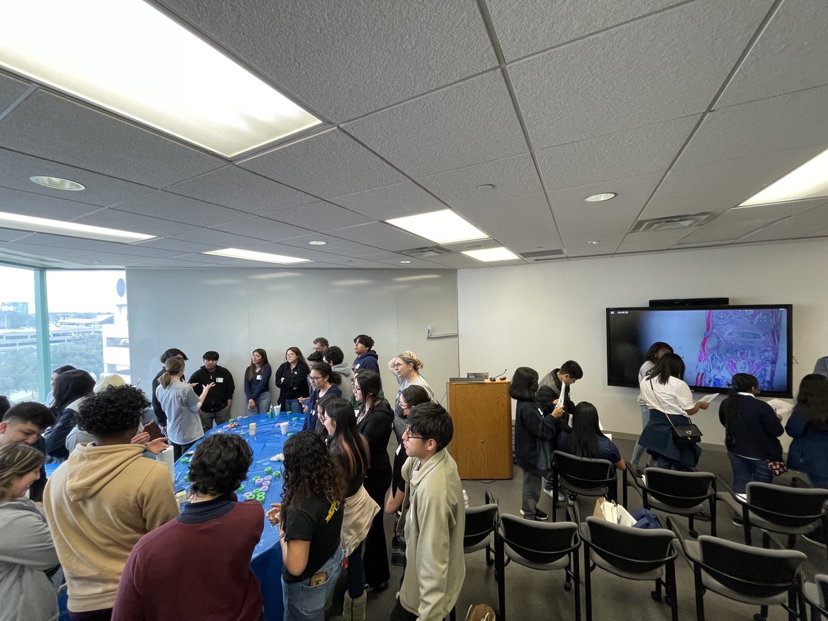 JohnAntoniou3's tweet photo. Learning about the aging spine at #opendoorors https://t.co/dl9xlQqz1j