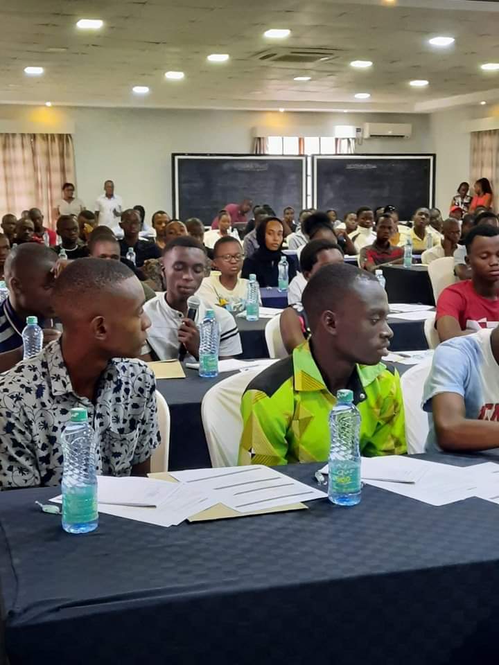 I was honoured to be part of The School Leavers’ Attachment Scheme (SLAS) induction earlier today in Mnarani, Kilifi. This scheme is part of the KEMRI Wellcome Trust Research Programme (KWTRP), which  held an interactive engaging forum with the youth to empower them.