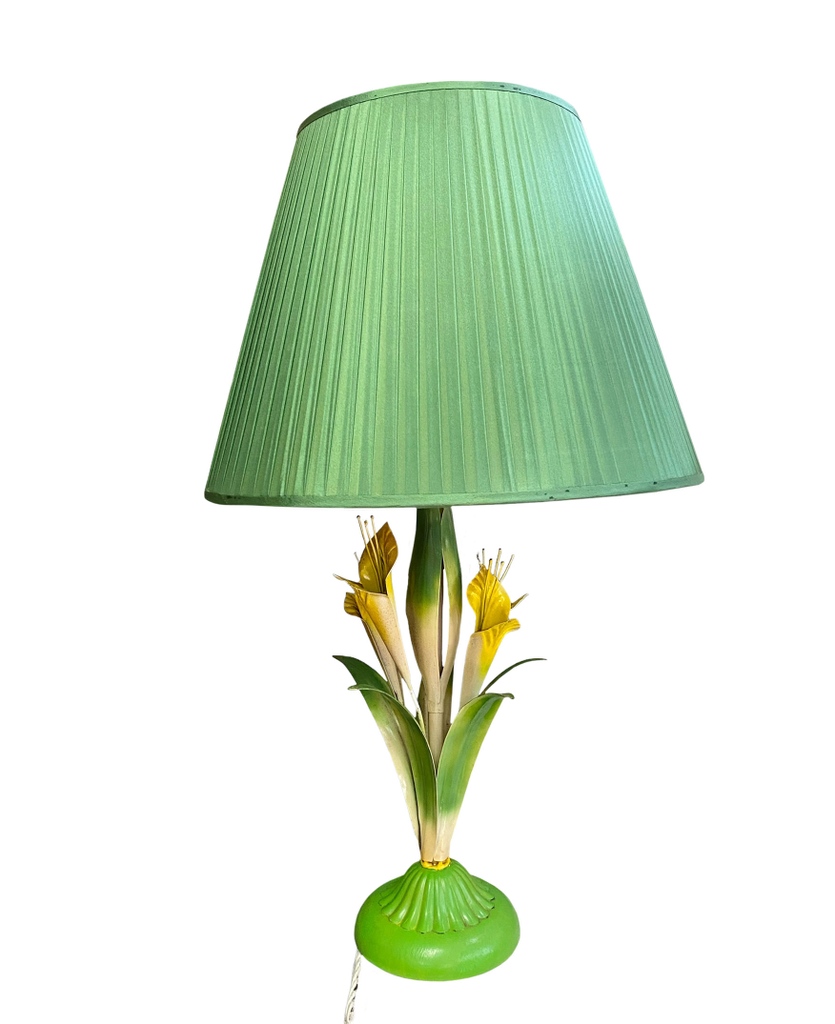 Vintage Mid 20th Century Floral Tole Lamp

chairish.com/product/783731…

#vintage #floral #tolelamp #yellowflowers #roosthomeandgarden #palmbeachstyle #grandmillenial #chinoiseriechic #floridastyle #palmbeachchic #tampabay #chairish #tampashopping #shopvintagetampa
