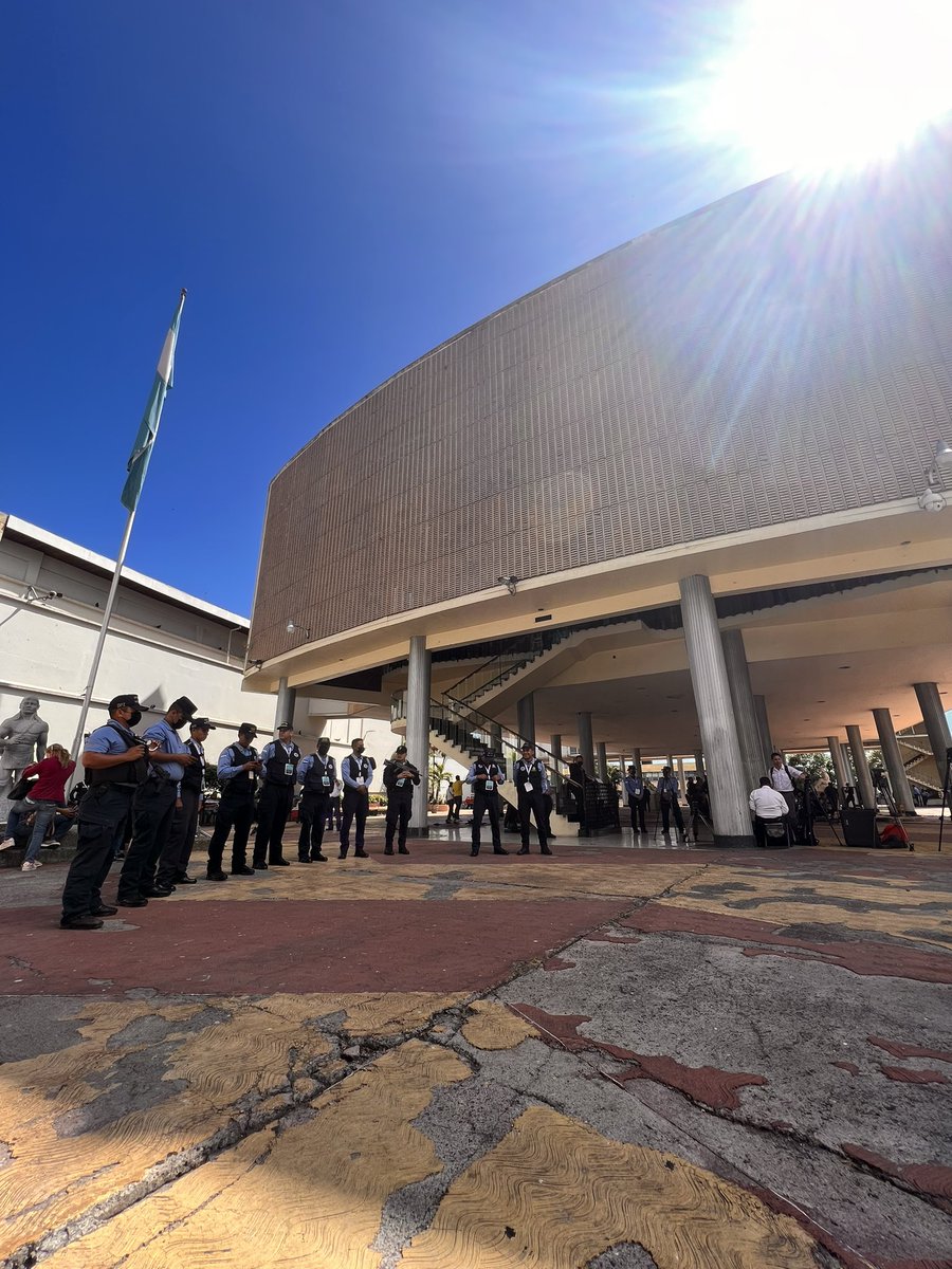 🇭🇳Hoy es el día que el <a href="/Congreso_HND/">Congreso Nacional de Honduras | Archivo 2022-2026</a> tiene la responsabilidad de elegir una nueva Corte Suprema de Justicia Imparcial, que responda a las necesidades e intereses del pueblo y no de partidos políticos. 

#CorteImparcial