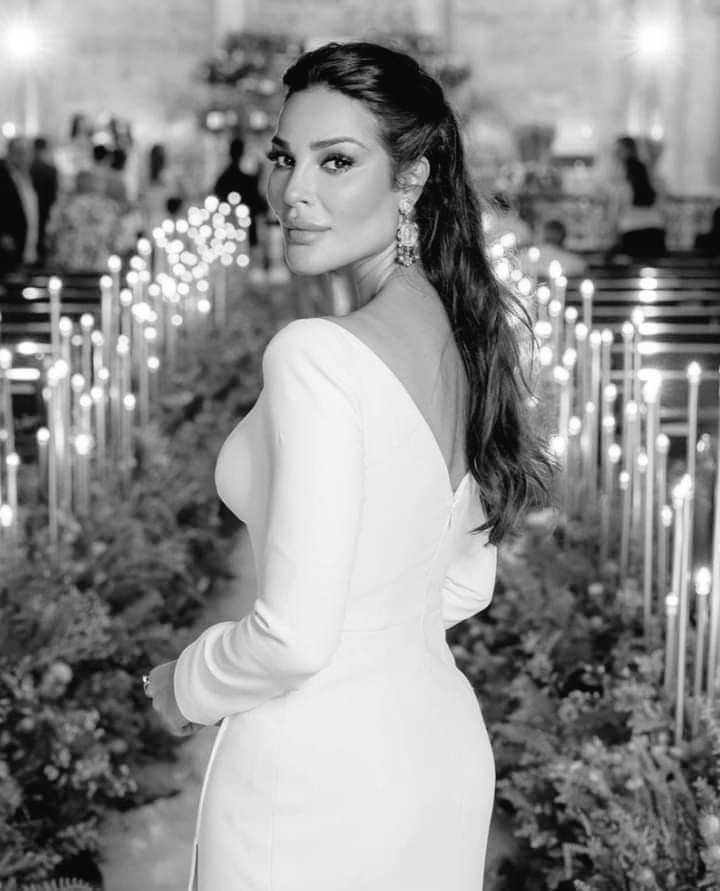 ليس بيننا  صله رحم  . بل صلة قلب . وهذا كافي  بأن تتعلق بك روحي دهرا !!!!!!! 🖤🏹❣️