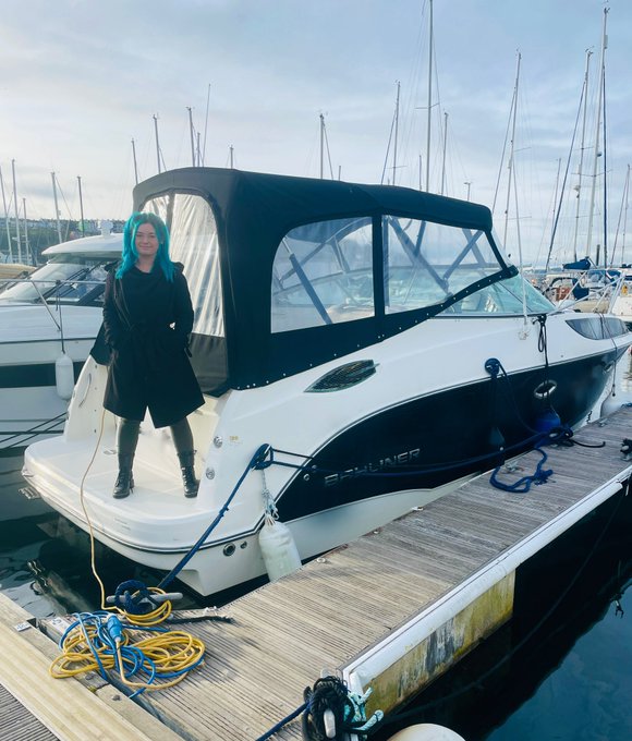 Did a thing and now I can suck dick out at sea. https://t.co/4oWaF8RUIq