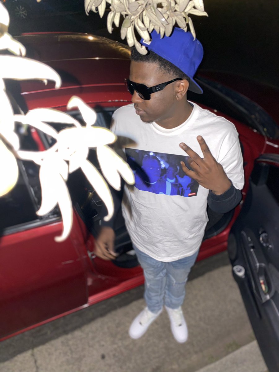 TMFBookie23's tweet image. America Eats it’s Young🗽☔️#AquariusSeason #Feb9th